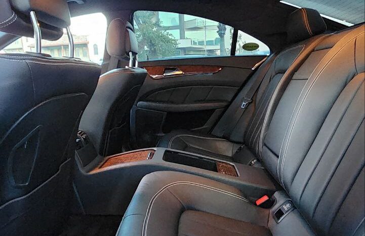 Mercedes-Benz CLS-Class CLS 550 Facelift full